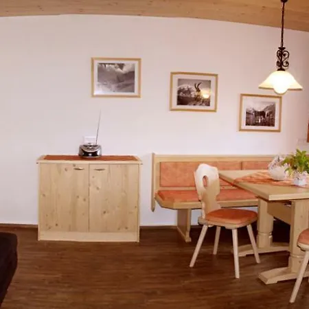 Ahrnerhof Farm stay *