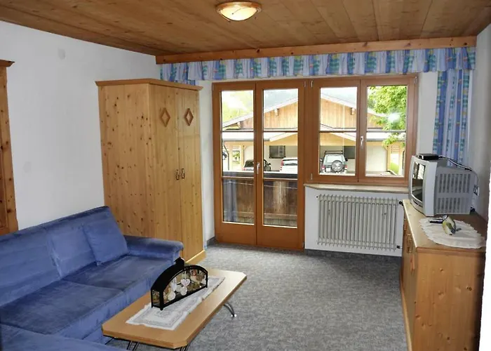 مزرعة للإقامة Ahrnerhof لوتاش